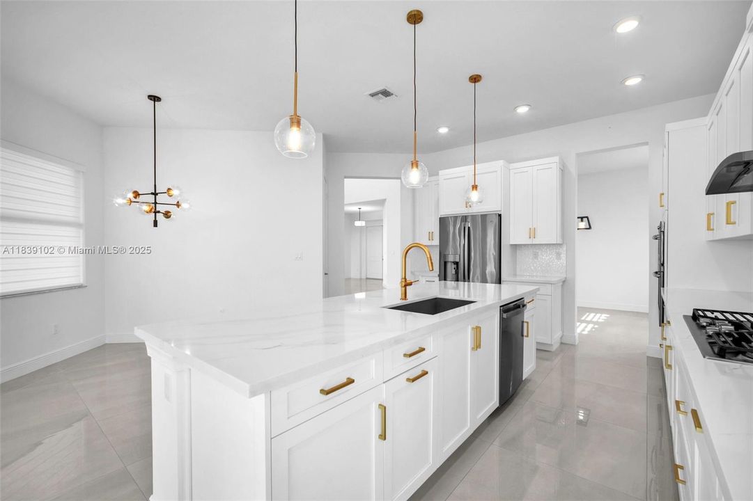 Недавно арендовано: $7,200 (5 спален, 4 ванн, 3640 Квадратных фут)