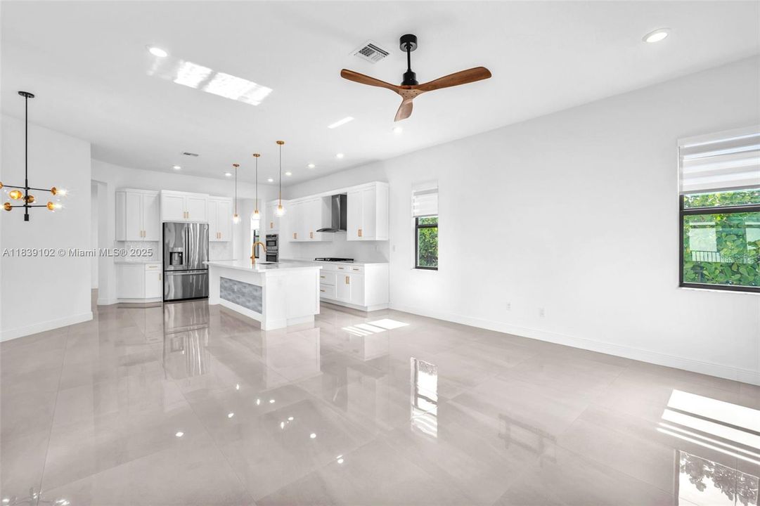 Недавно арендовано: $7,200 (5 спален, 4 ванн, 3640 Квадратных фут)