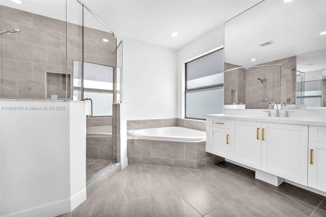 Недавно арендовано: $7,200 (5 спален, 4 ванн, 3640 Квадратных фут)