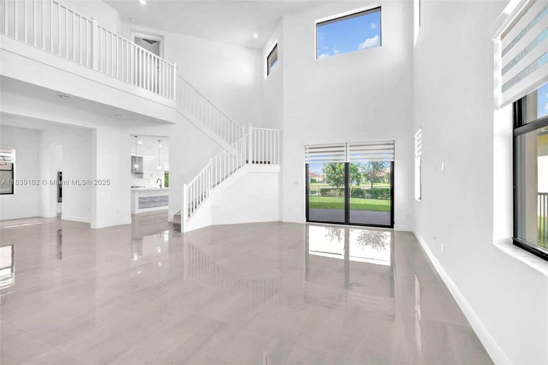 Недавно арендовано: $7,200 (5 спален, 4 ванн, 3640 Квадратных фут)