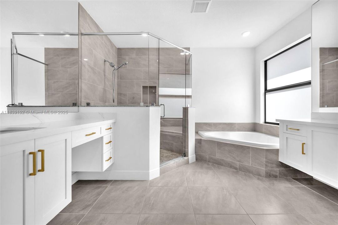 Недавно арендовано: $7,200 (5 спален, 4 ванн, 3640 Квадратных фут)