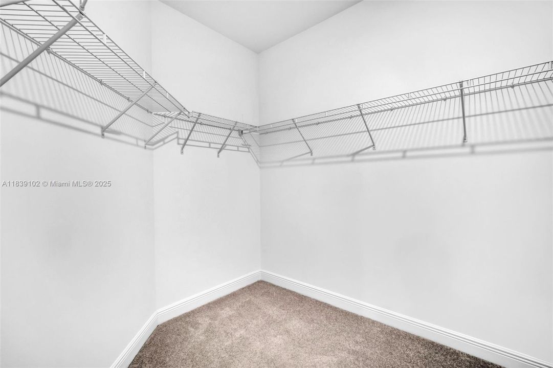 Недавно арендовано: $7,200 (5 спален, 4 ванн, 3640 Квадратных фут)