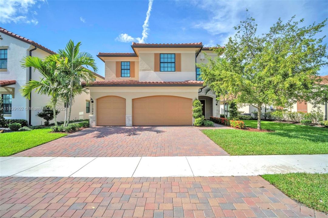 Недавно арендовано: $7,200 (5 спален, 4 ванн, 3640 Квадратных фут)