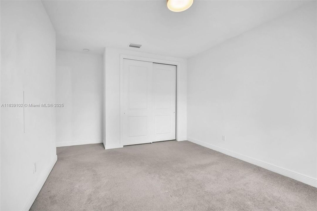 Недавно арендовано: $7,200 (5 спален, 4 ванн, 3640 Квадратных фут)