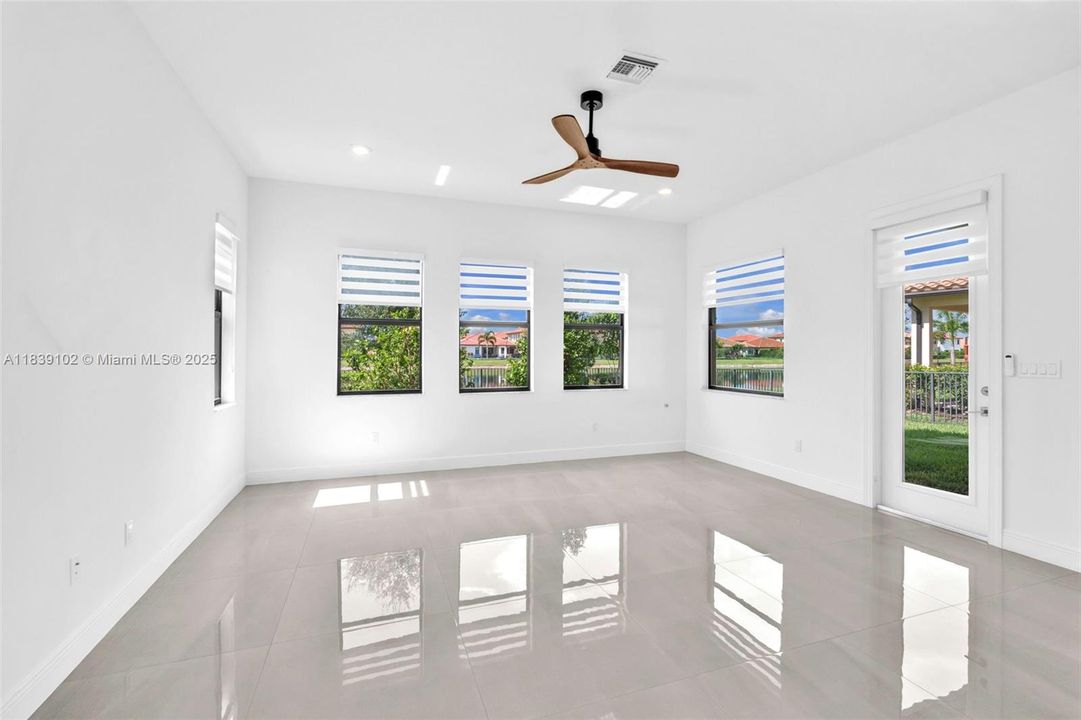 Недавно арендовано: $7,200 (5 спален, 4 ванн, 3640 Квадратных фут)