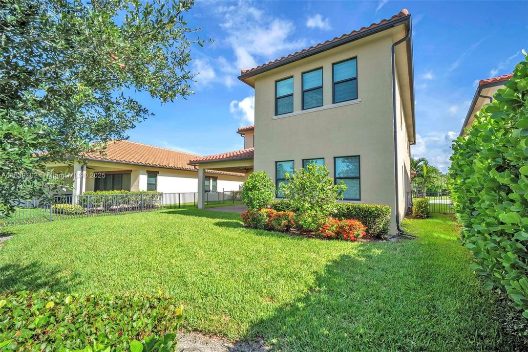 Недавно арендовано: $7,200 (5 спален, 4 ванн, 3640 Квадратных фут)