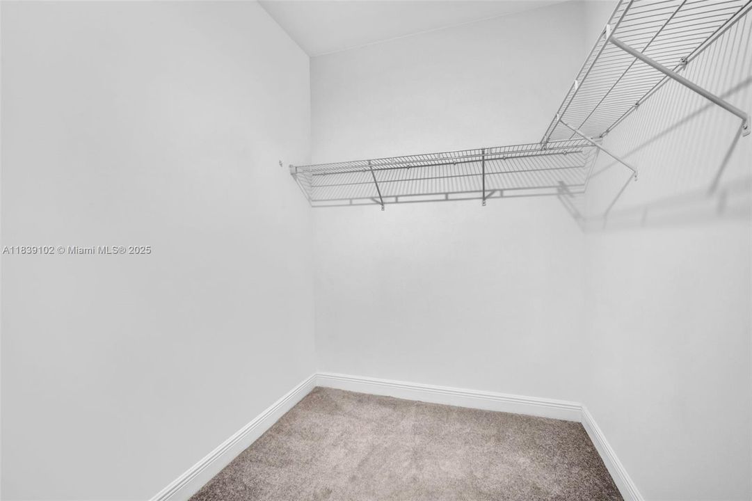 Недавно арендовано: $7,200 (5 спален, 4 ванн, 3640 Квадратных фут)