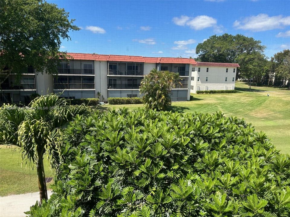 For Sale: $150,000 (2 beds, 2 baths, 1170 Square Feet)