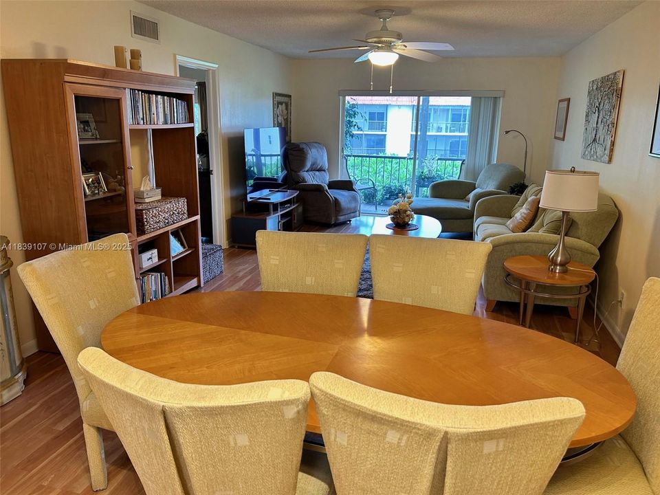 For Sale: $150,000 (2 beds, 2 baths, 1170 Square Feet)