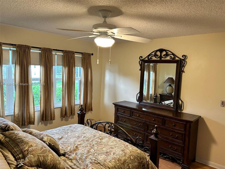 For Sale: $150,000 (2 beds, 2 baths, 1170 Square Feet)