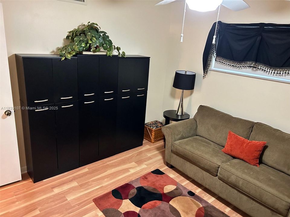 For Sale: $150,000 (2 beds, 2 baths, 1170 Square Feet)