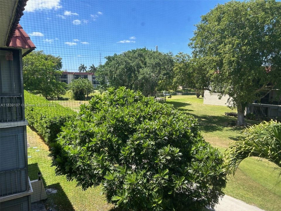 For Sale: $150,000 (2 beds, 2 baths, 1170 Square Feet)