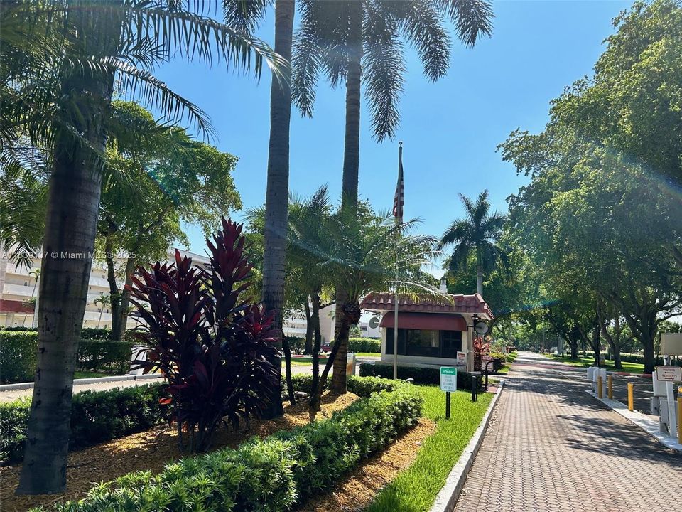 For Sale: $150,000 (2 beds, 2 baths, 1170 Square Feet)