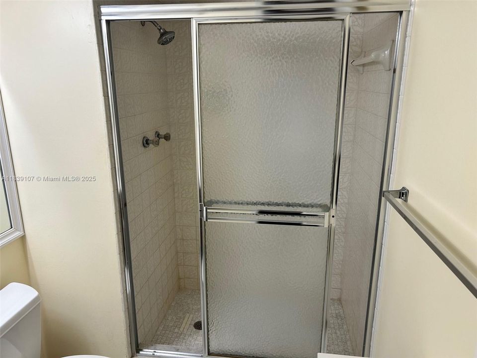 For Sale: $150,000 (2 beds, 2 baths, 1170 Square Feet)