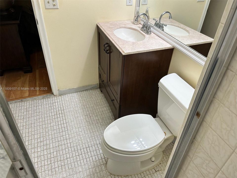 For Sale: $150,000 (2 beds, 2 baths, 1170 Square Feet)