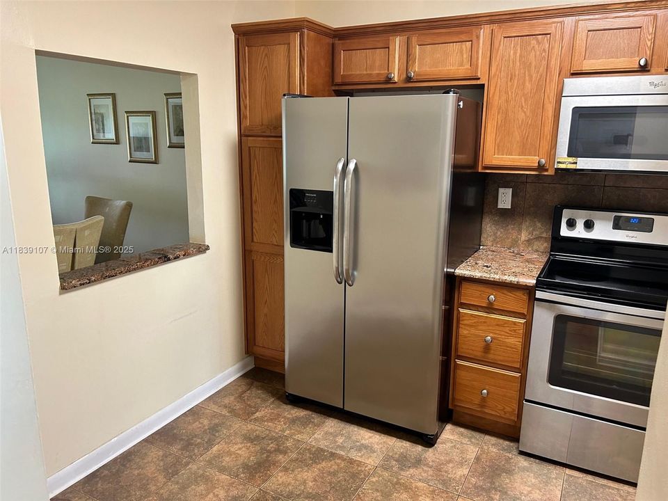 For Sale: $150,000 (2 beds, 2 baths, 1170 Square Feet)