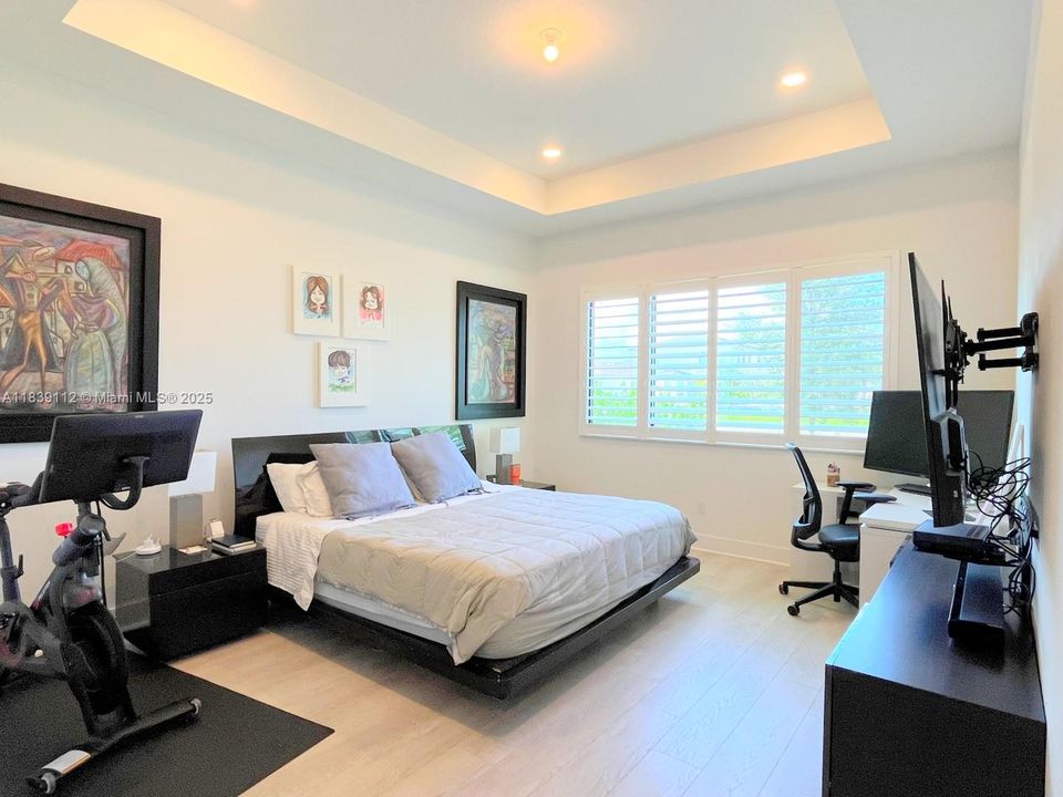 出租: $6,200 (4 贝兹, 3 浴室, 2378 平方英尺)