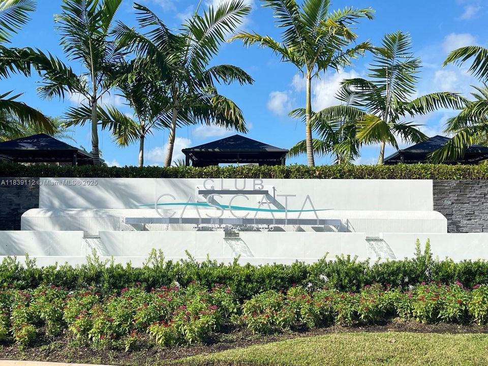 出租: $6,200 (4 贝兹, 3 浴室, 2378 平方英尺)