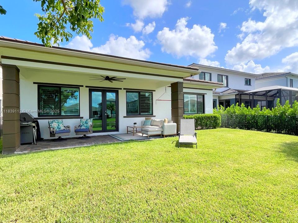 出租: $6,200 (4 贝兹, 3 浴室, 2378 平方英尺)