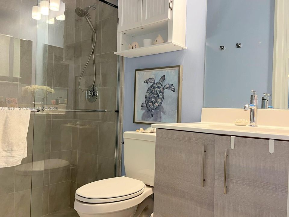 出租: $6,200 (4 贝兹, 3 浴室, 2378 平方英尺)