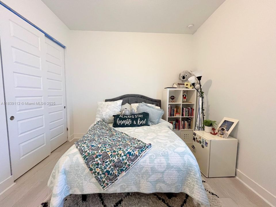 出租: $6,200 (4 贝兹, 3 浴室, 2378 平方英尺)