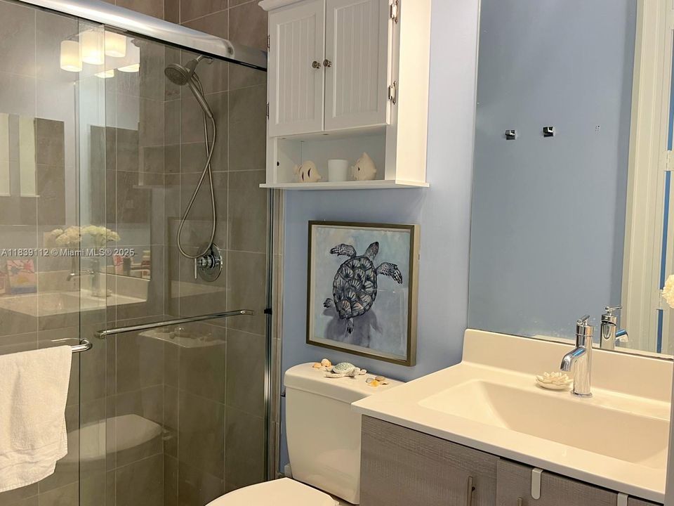 出租: $6,200 (4 贝兹, 3 浴室, 2378 平方英尺)