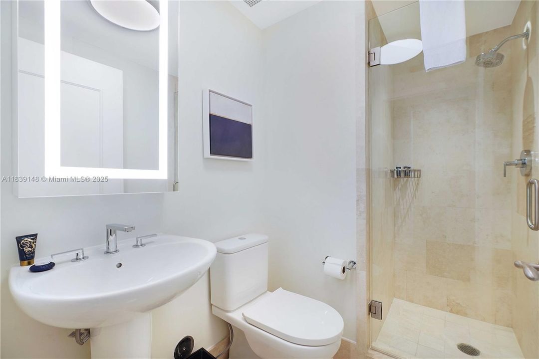 Vendido Recientemente: $1,450,000 (1 camas, 2 baños, 1002 Pies cuadrados)