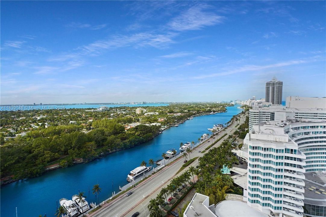 Vendido Recientemente: $1,450,000 (1 camas, 2 baños, 1002 Pies cuadrados)