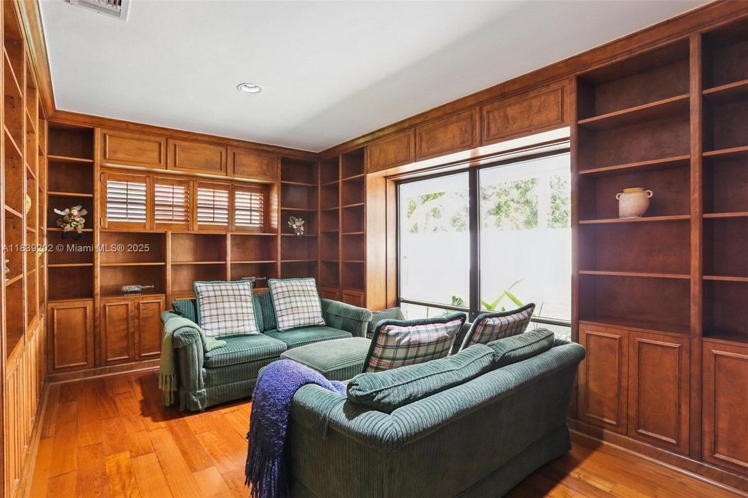 For Sale: $2,200,000 (5 beds, 3 baths, 3734 Square Feet)