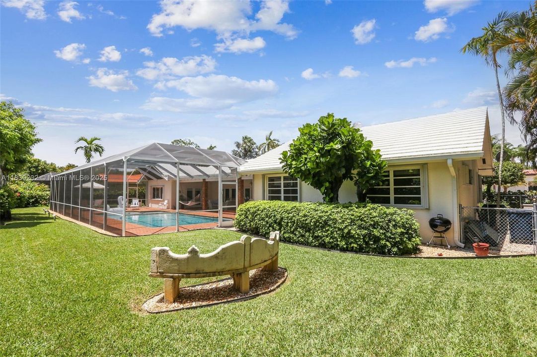 For Sale: $2,200,000 (5 beds, 3 baths, 3734 Square Feet)