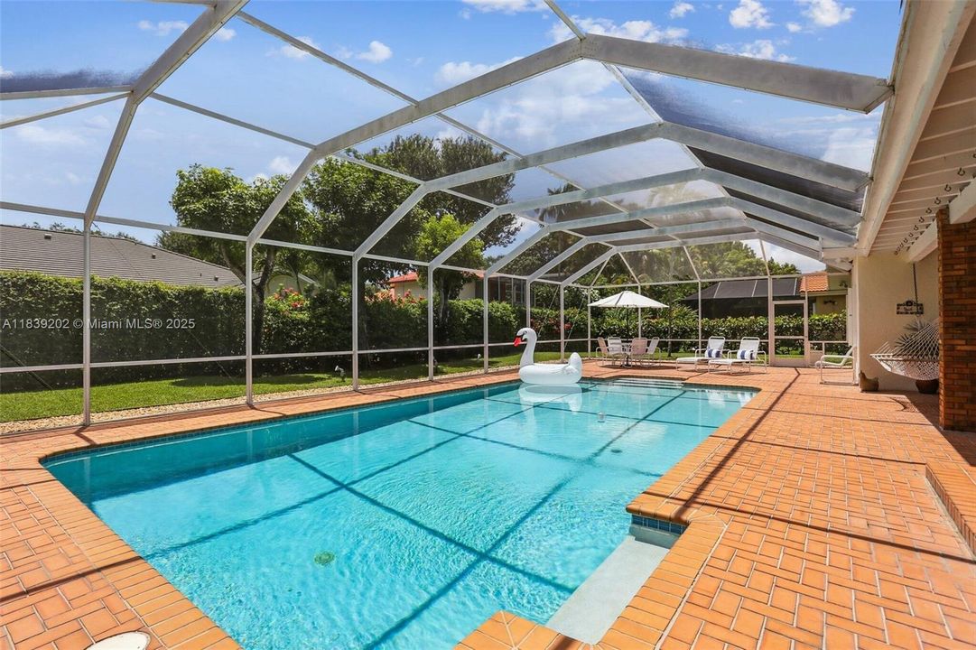 For Sale: $2,200,000 (5 beds, 3 baths, 3734 Square Feet)