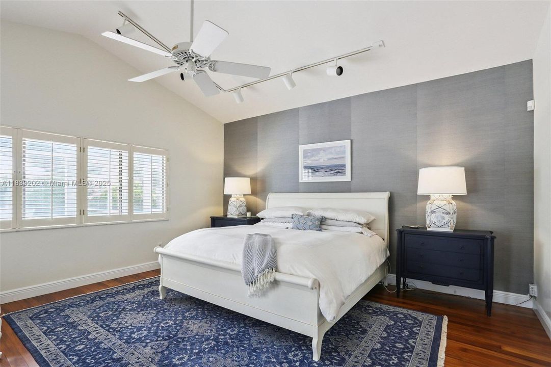 For Sale: $2,200,000 (5 beds, 3 baths, 3734 Square Feet)