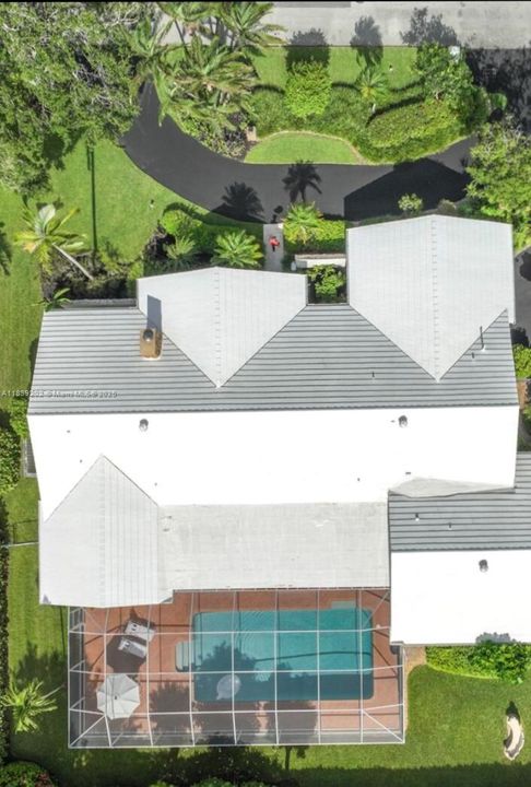 For Sale: $2,200,000 (5 beds, 3 baths, 3734 Square Feet)