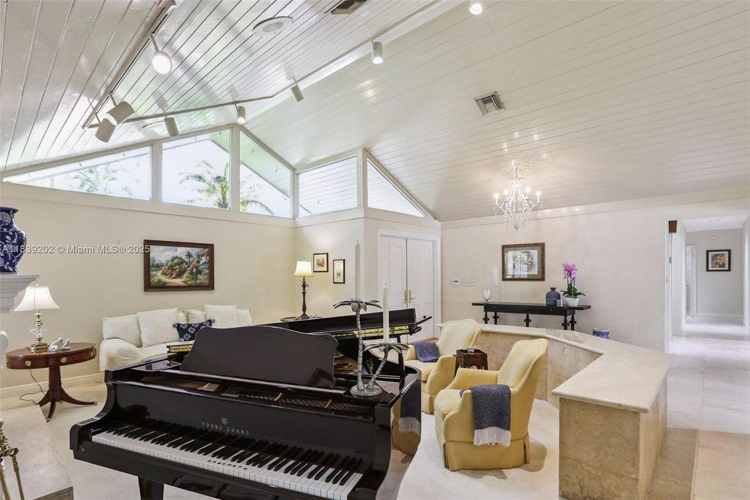 For Sale: $2,200,000 (5 beds, 3 baths, 3734 Square Feet)