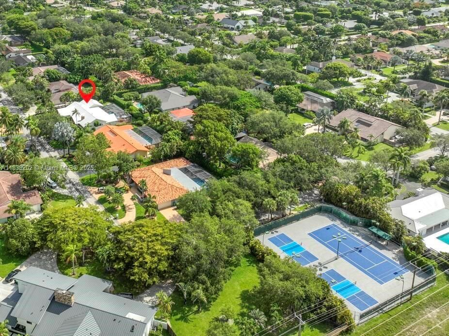 For Sale: $2,200,000 (5 beds, 3 baths, 3734 Square Feet)