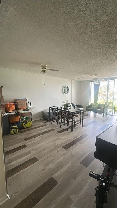 En Venta: $179,900 (2 camas, 2 baños, 960 Pies cuadrados)