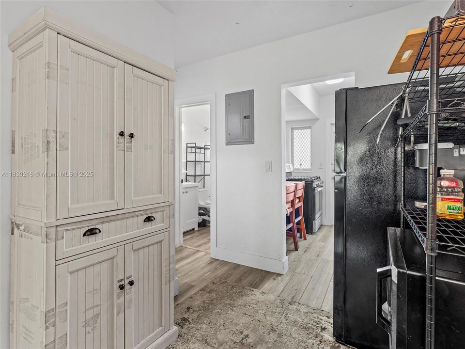 待售: $159,000 (0 贝兹, 1 浴室, 380 平方英尺)