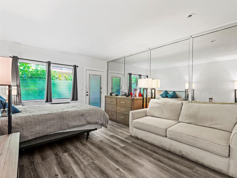 待售: $159,000 (0 贝兹, 1 浴室, 380 平方英尺)