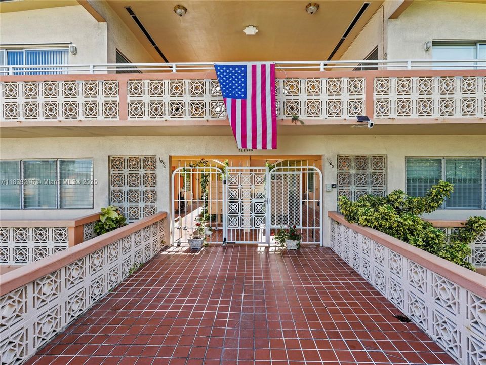 待售: $159,000 (0 贝兹, 1 浴室, 380 平方英尺)