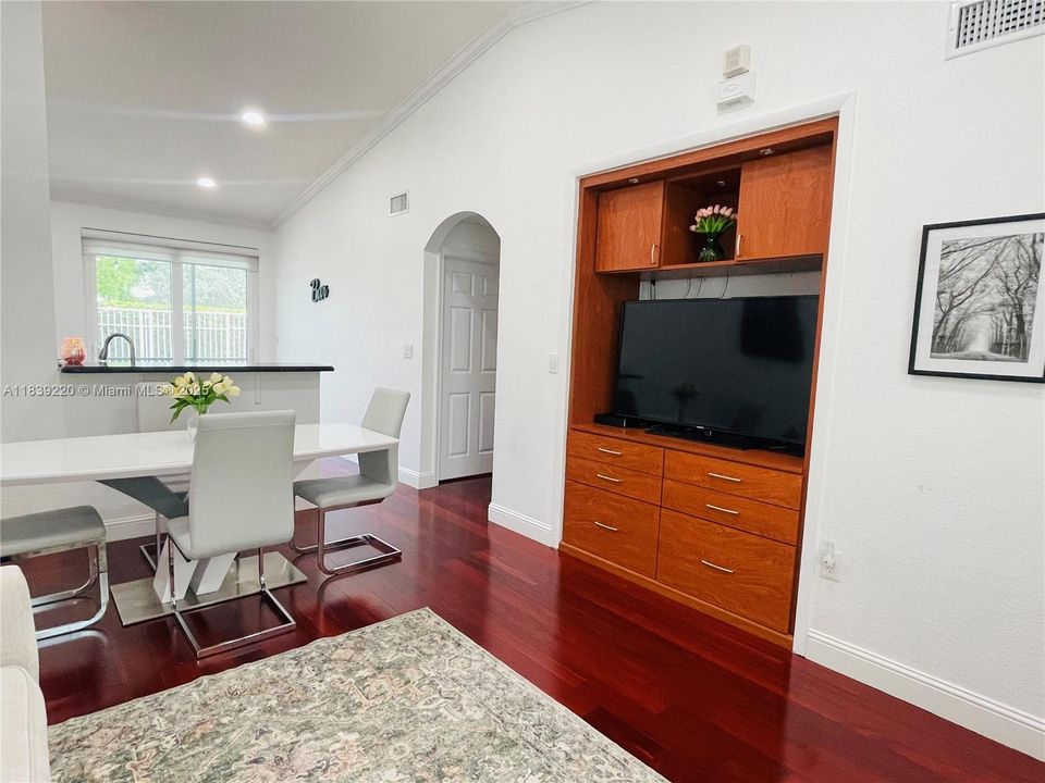 Activo con contrato: $490,000 (3 camas, 2 baños, 1178 Pies cuadrados)