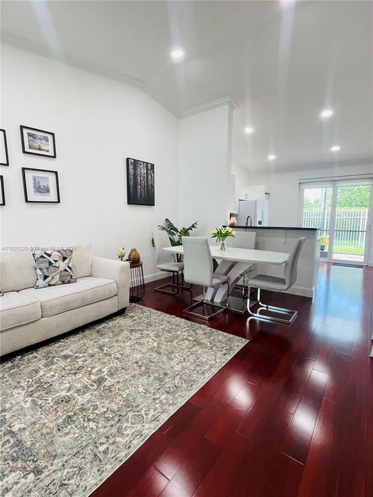 Activo con contrato: $490,000 (3 camas, 2 baños, 1178 Pies cuadrados)