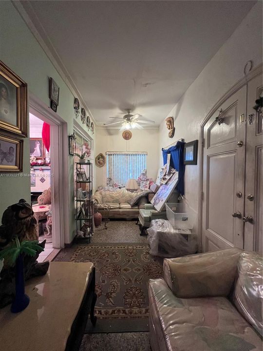 Active With Contract: $450,000 (2 beds, 3 baths, 4060 Square Feet)