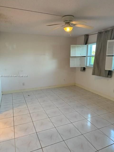 Vendido Recientemente: $100,000 (2 camas, 2 baños, 930 Pies cuadrados)