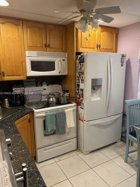 Vendido Recientemente: $100,000 (2 camas, 2 baños, 930 Pies cuadrados)