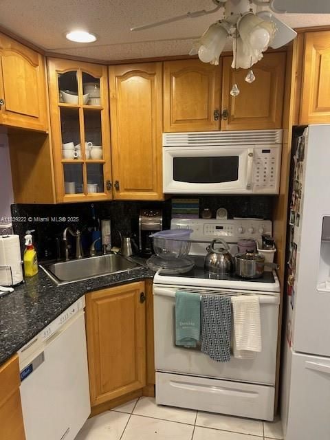 Vendido Recientemente: $100,000 (2 camas, 2 baños, 930 Pies cuadrados)