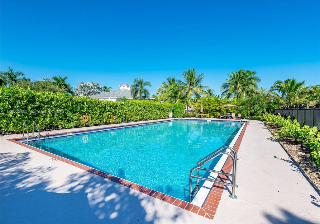 Недавно продано: $349,000 (3 спален, 3 ванн, 1428 Квадратных фут)