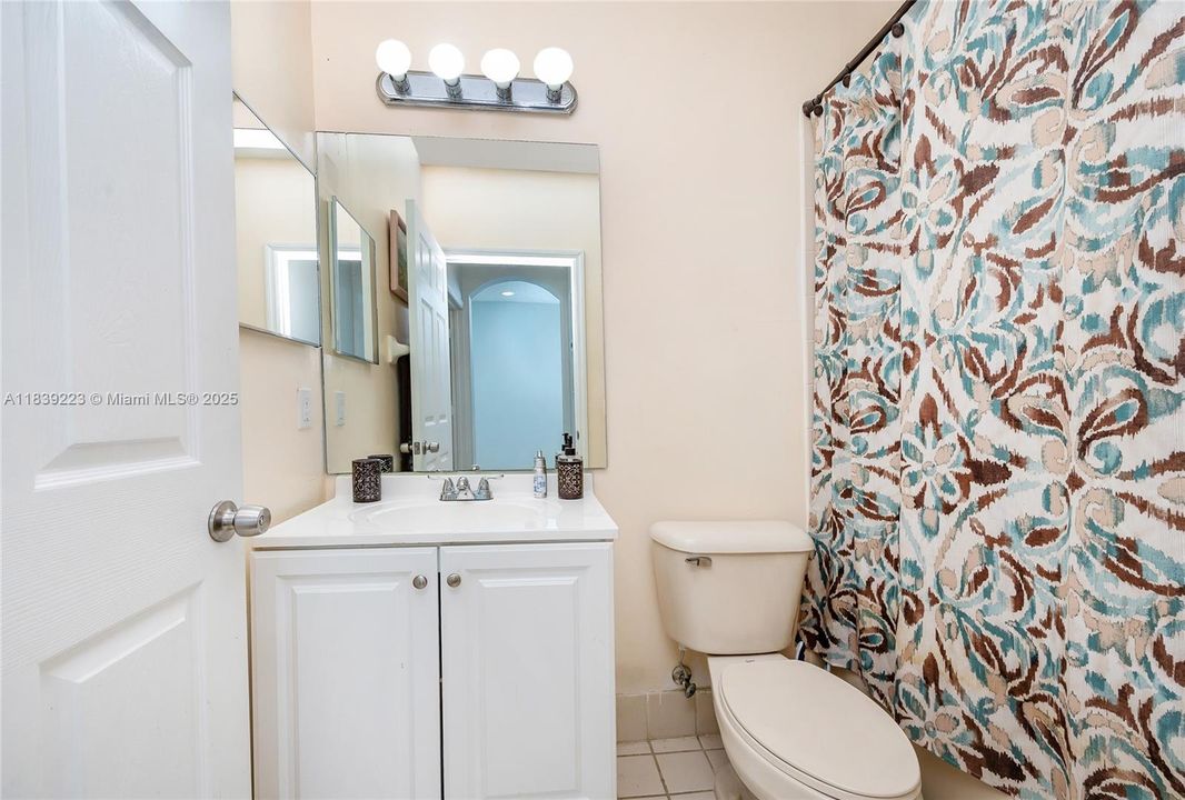 Недавно продано: $349,000 (3 спален, 3 ванн, 1428 Квадратных фут)