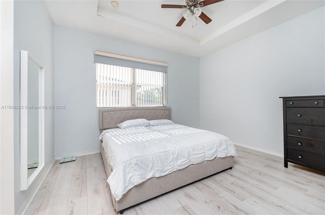 Недавно продано: $349,000 (3 спален, 3 ванн, 1428 Квадратных фут)