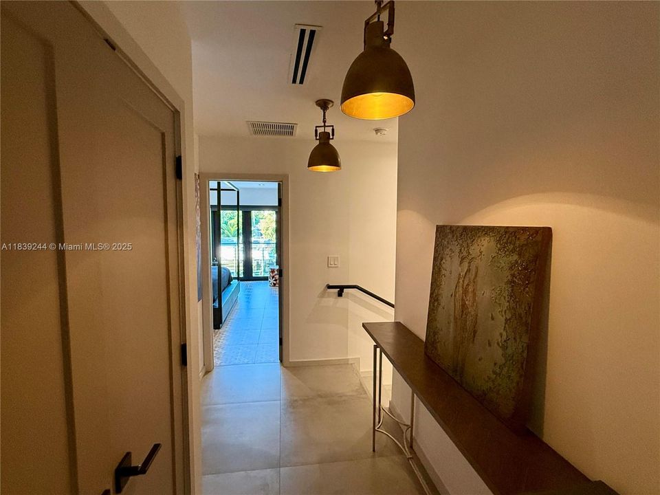 For Sale: $898,000 (2 beds, 2 baths, 1482 Square Feet)