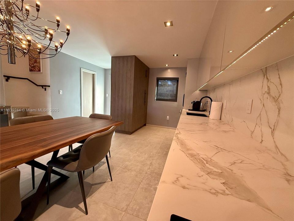 For Sale: $898,000 (2 beds, 2 baths, 1482 Square Feet)